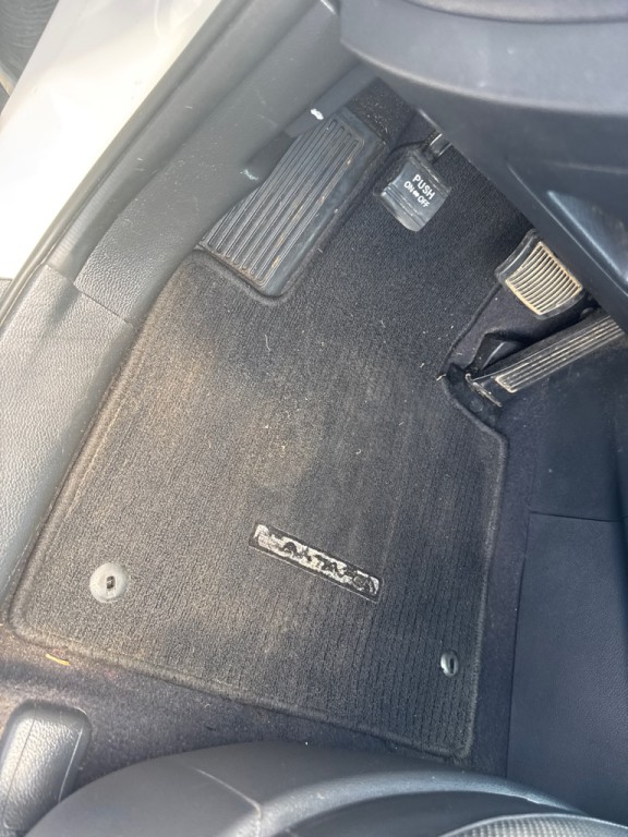 2017 Hyundai Santa Fe Image 32