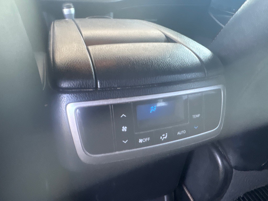 2019 Toyota Highlander Image 16