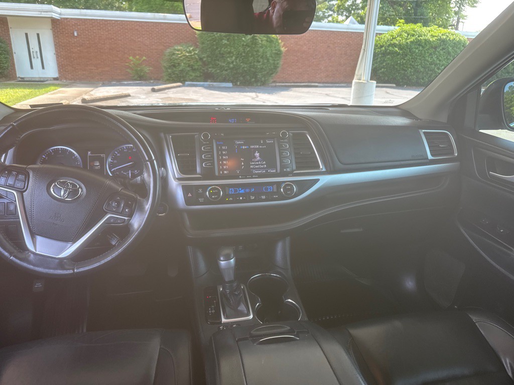 2019 Toyota Highlander Image 17