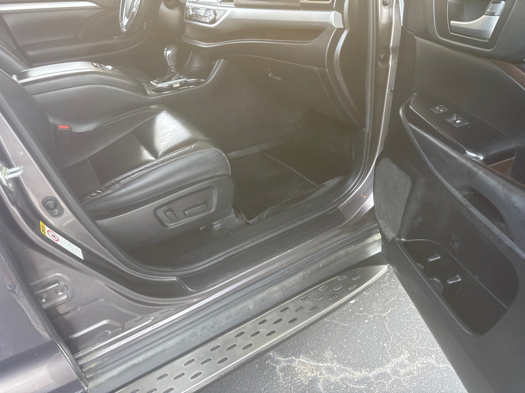 2019 Toyota Highlander Image 30