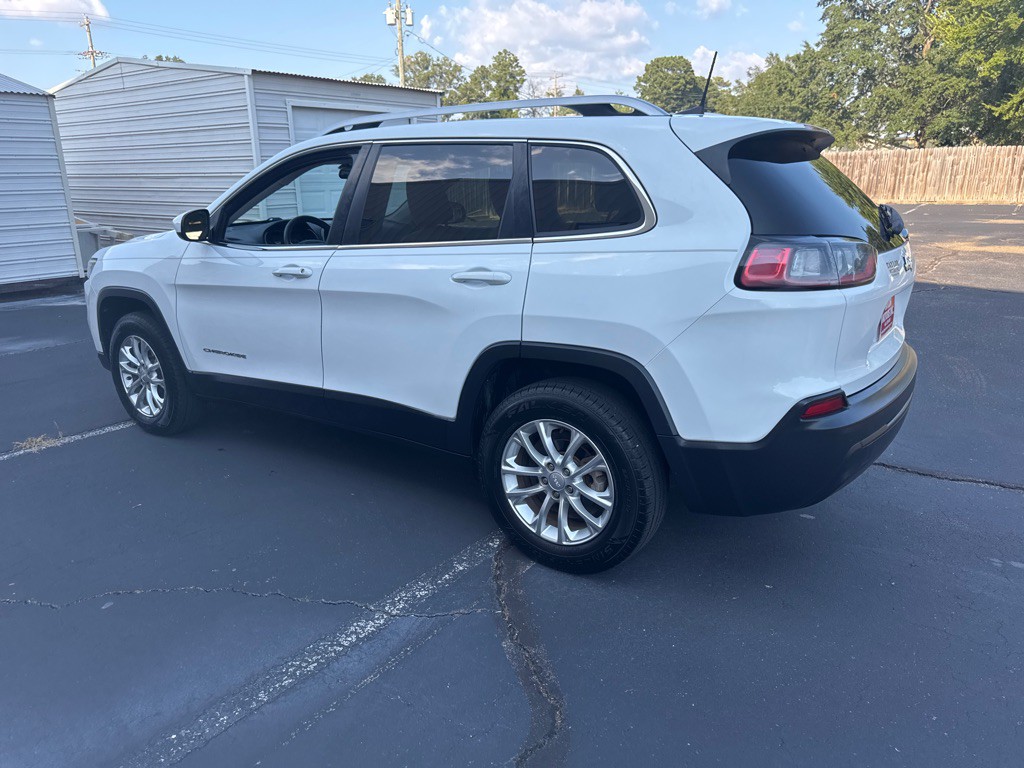 2019 Jeep Cherokee Image 2