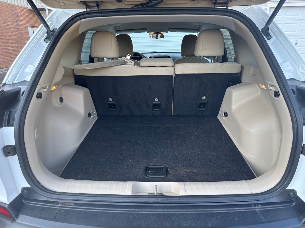 2019 Jeep Cherokee Image 16