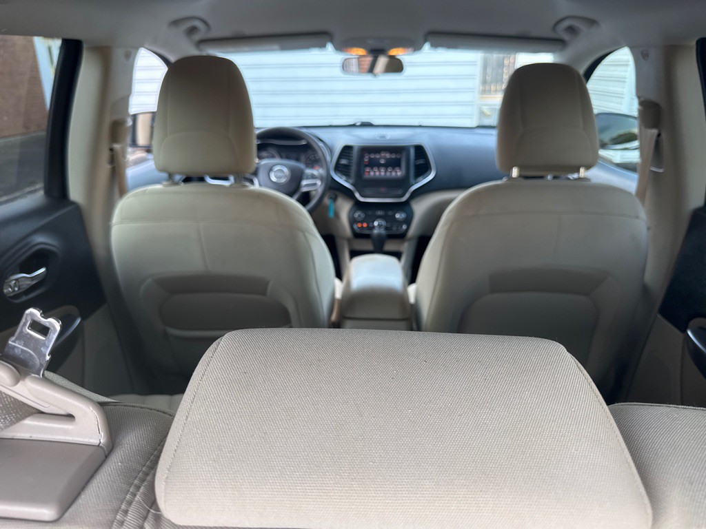 2019 Jeep Cherokee Image 17