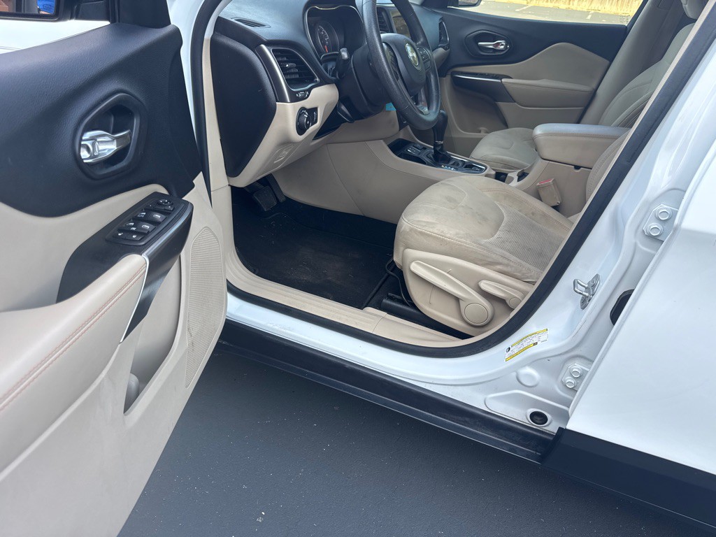 2019 Jeep Cherokee Image 27