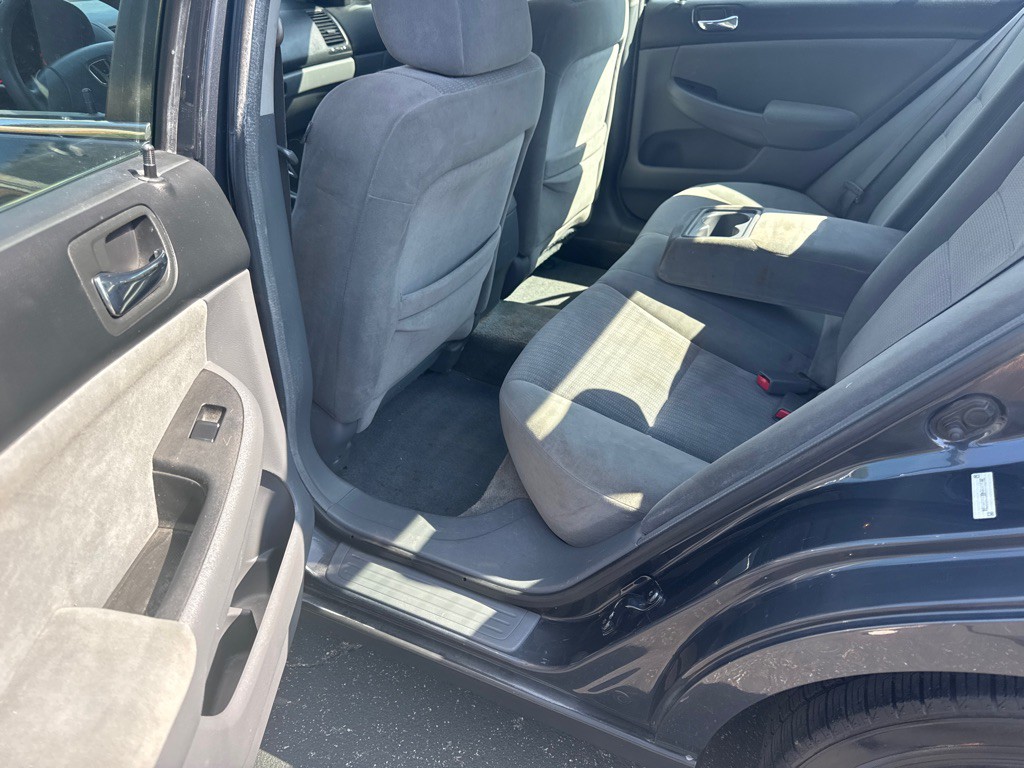 2005 Honda Accord Image 8