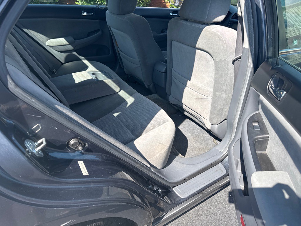2005 Honda Accord Image 11