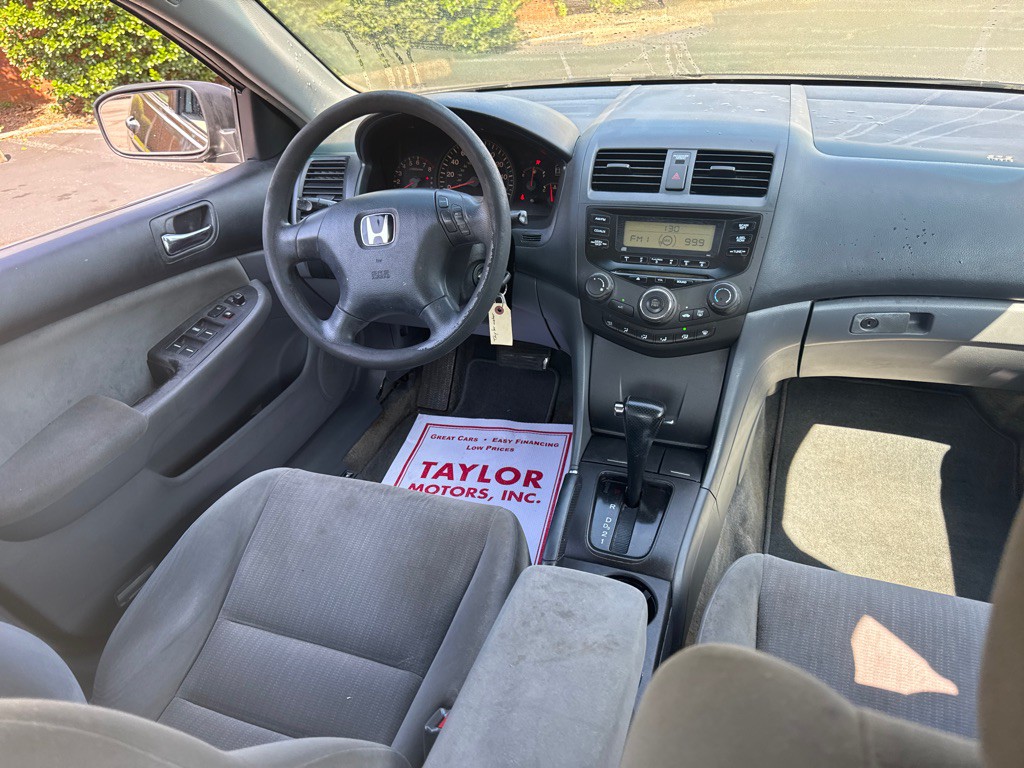 2005 Honda Accord Image 12