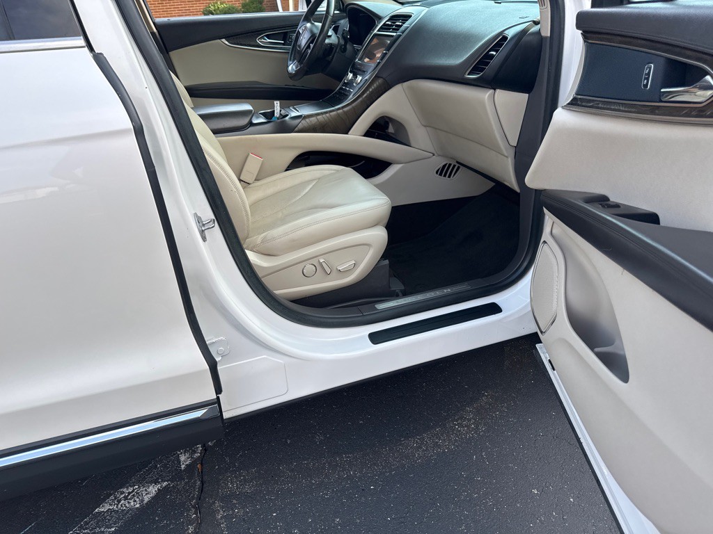 2019 Lincoln Nautilus Image 25