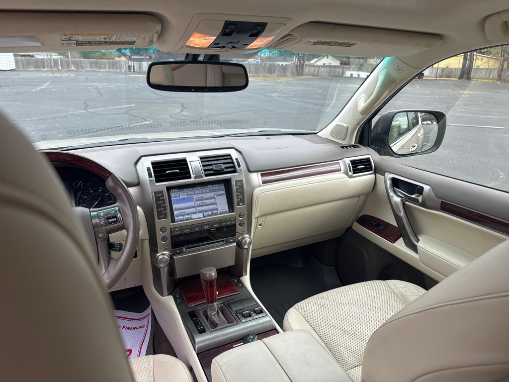 2012 Lexus GX Image 17