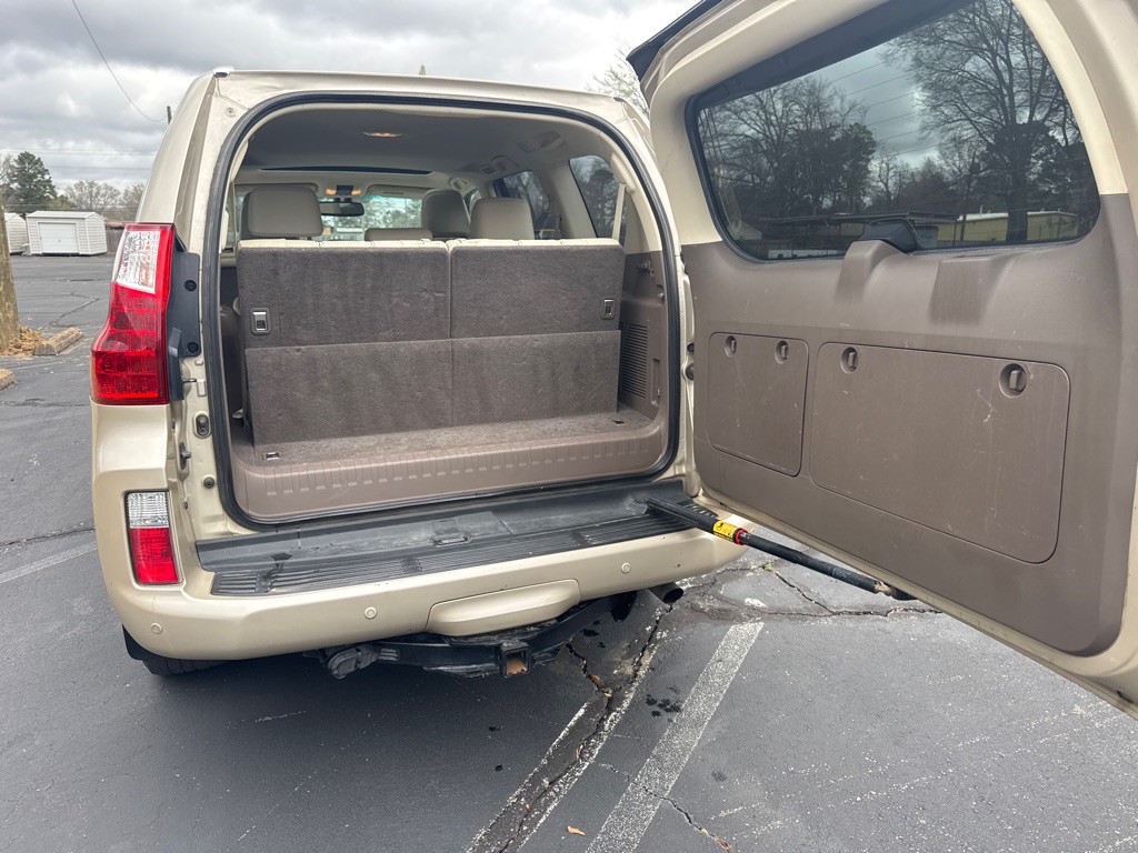 2012 Lexus GX Image 19