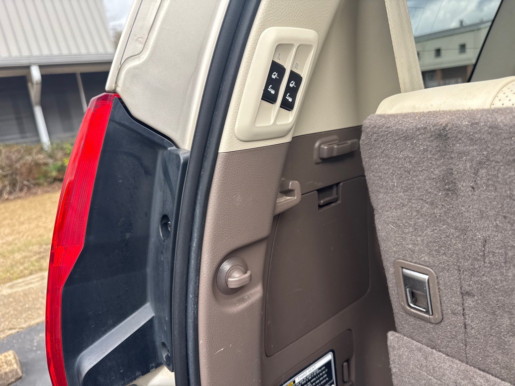 2012 Lexus GX Image 24