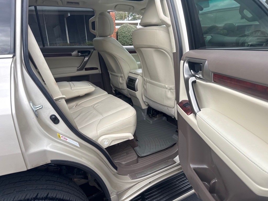 2012 Lexus GX Image 29