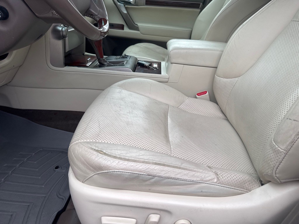 2012 Lexus GX Image 40