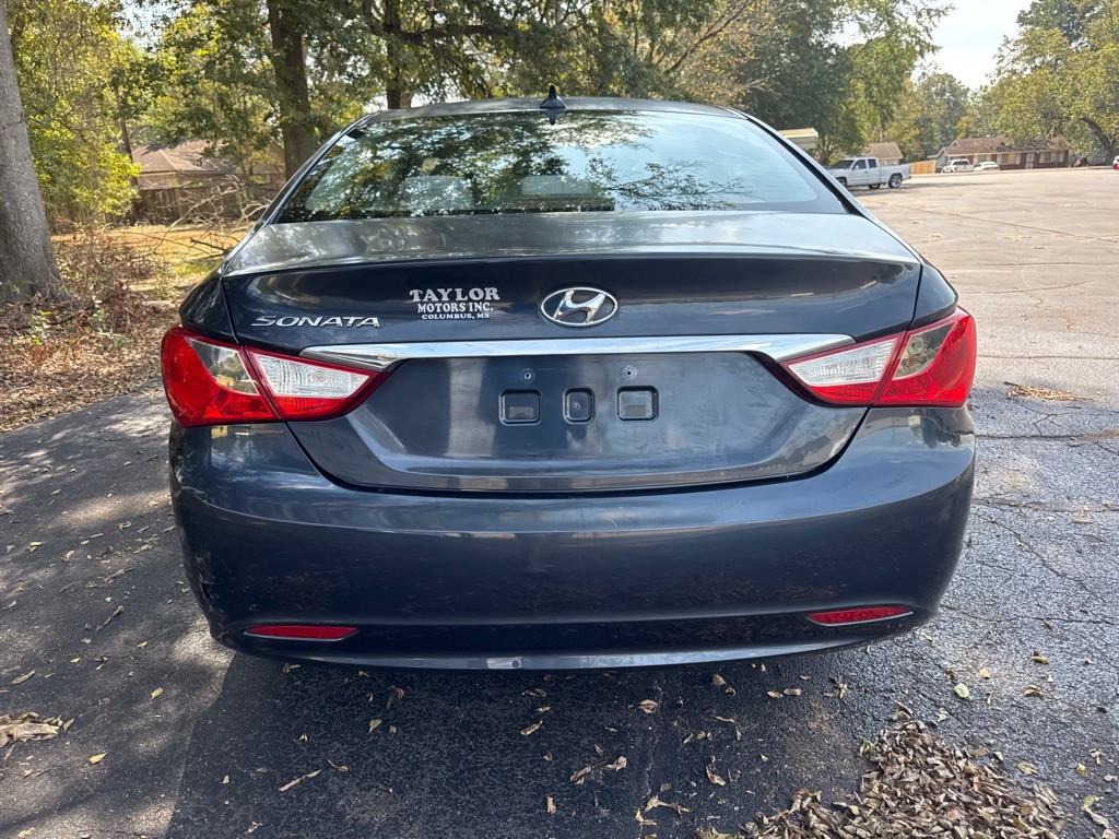 2012 Hyundai Sonata Image 3