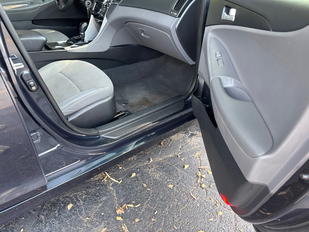 2012 Hyundai Sonata Image 16