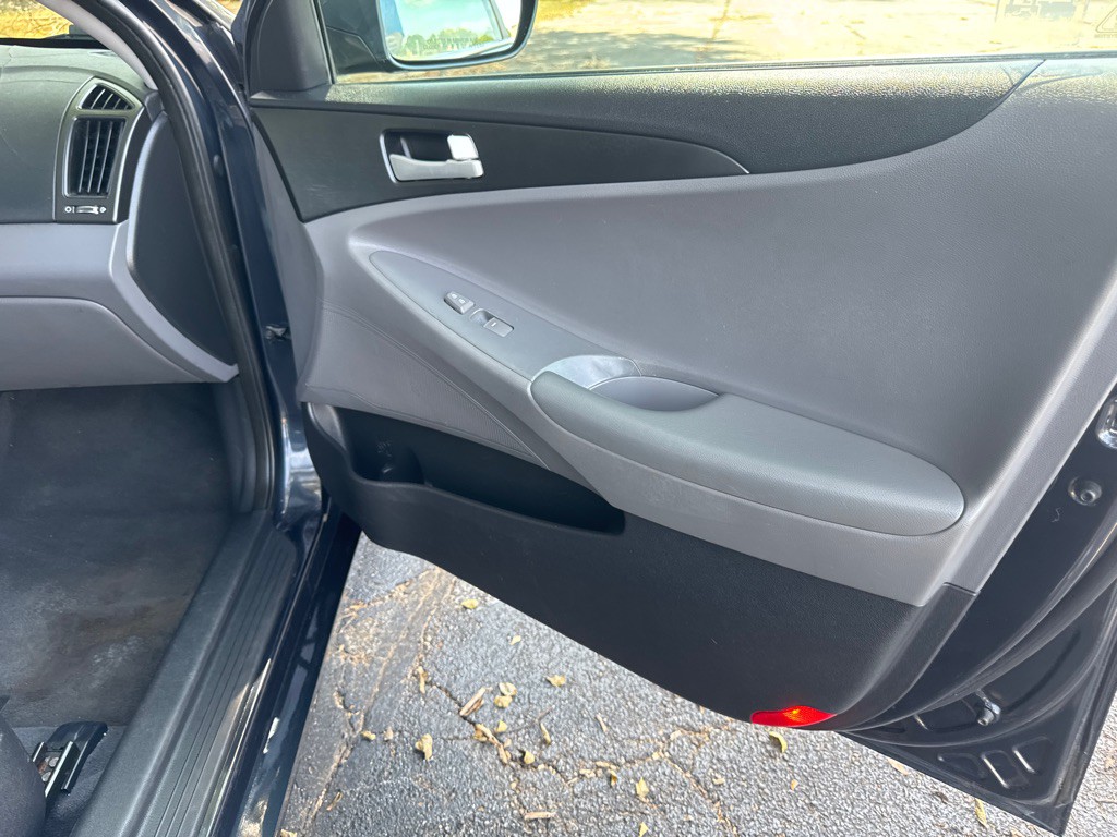 2012 Hyundai Sonata Image 21