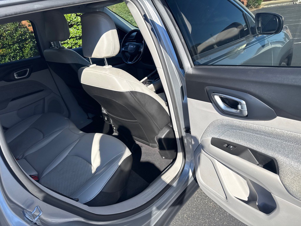 2022 Jeep Compass Image 18