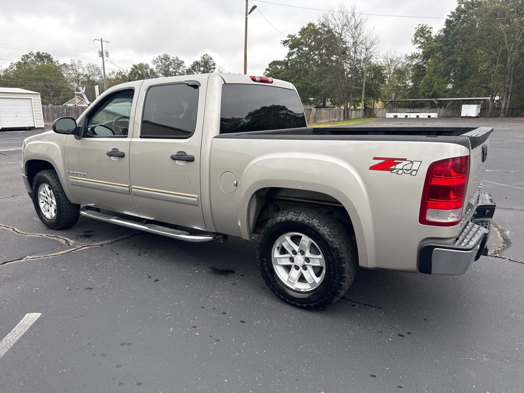 2009 GMC Sierra Image 2