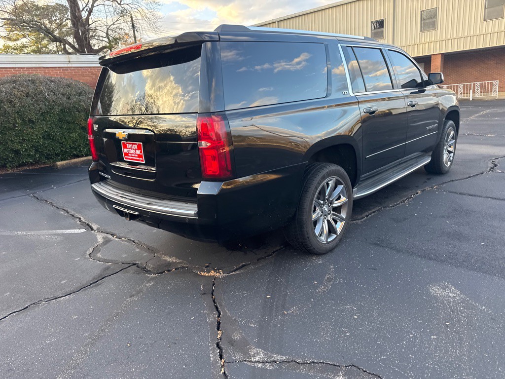 2015 Chevrolet Suburban Image 4