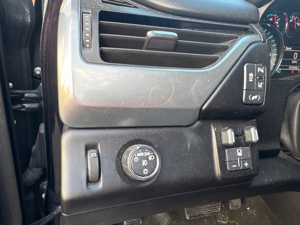 2015 Chevrolet Suburban Image 29