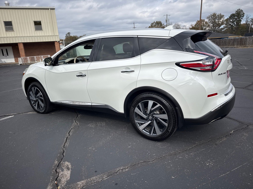 2017 Nissan Murano Image 2