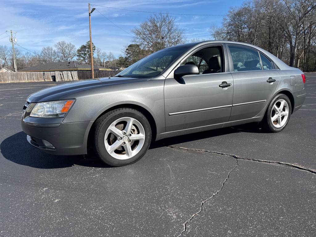 2010 Hyundai Sonata Image 1