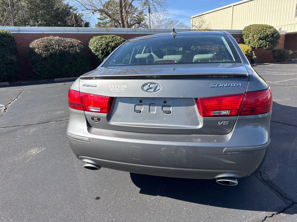 2010 Hyundai Sonata Image 3