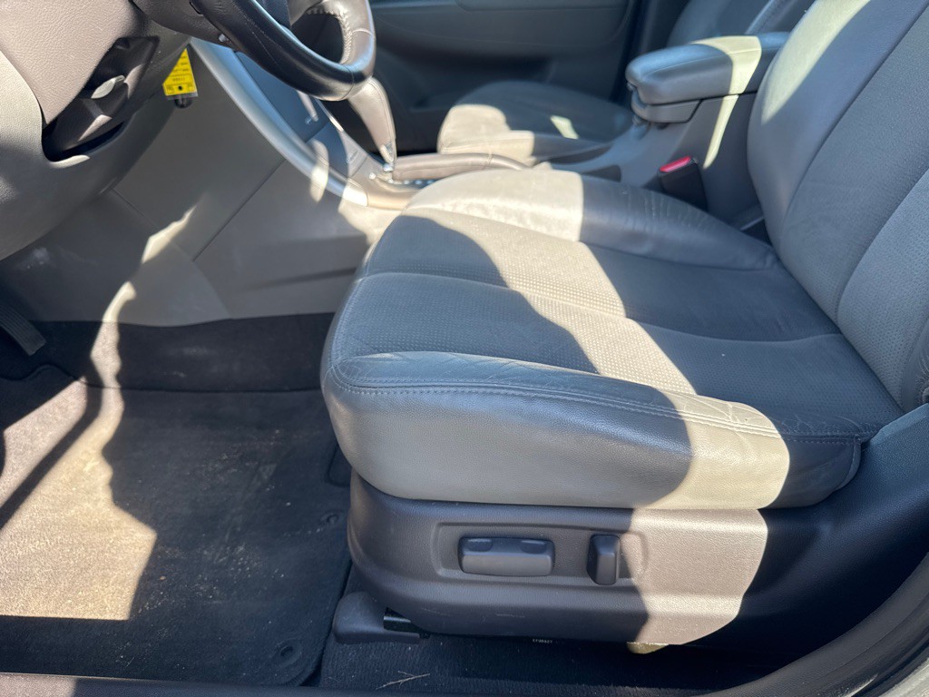 2010 Hyundai Sonata Image 22