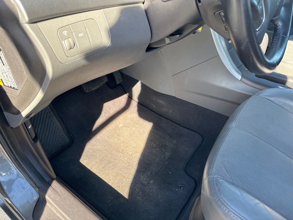 2010 Hyundai Sonata Image 23