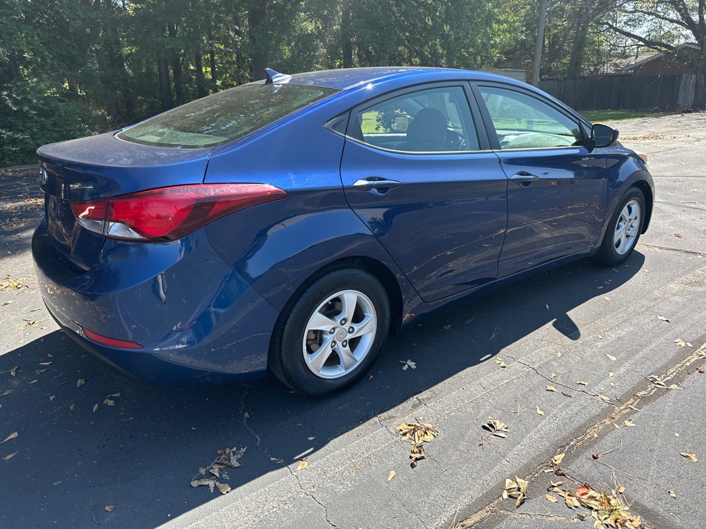 2015 Hyundai Elantra Image 4