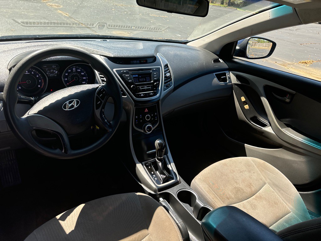 2015 Hyundai Elantra Image 11