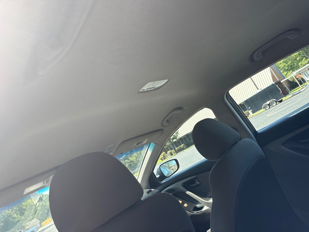 2015 Hyundai Elantra Image 12