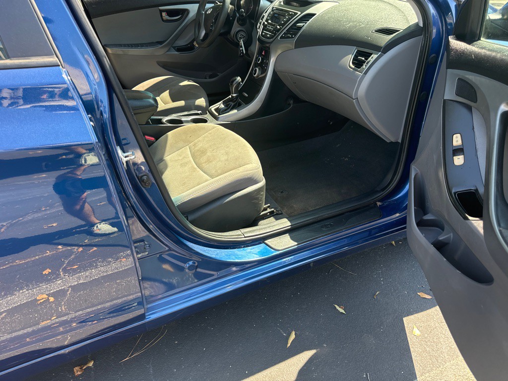 2015 Hyundai Elantra Image 18