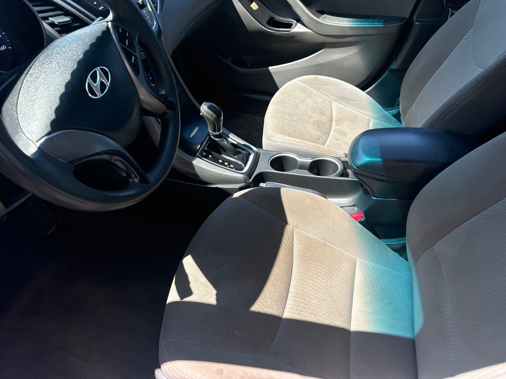 2015 Hyundai Elantra Image 22