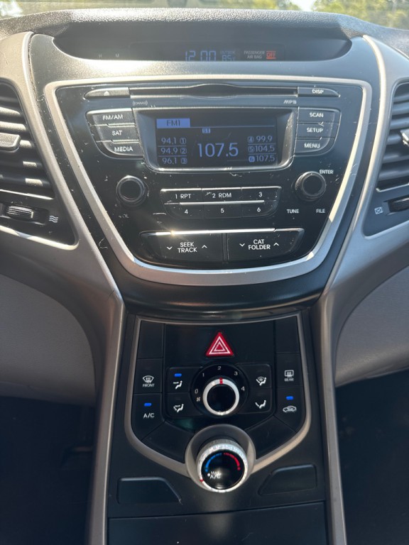 2015 Hyundai Elantra Image 26