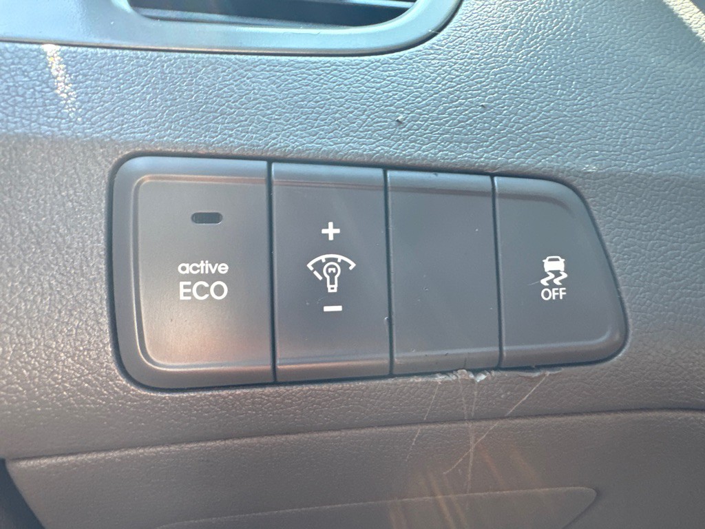 2015 Hyundai Elantra Image 29