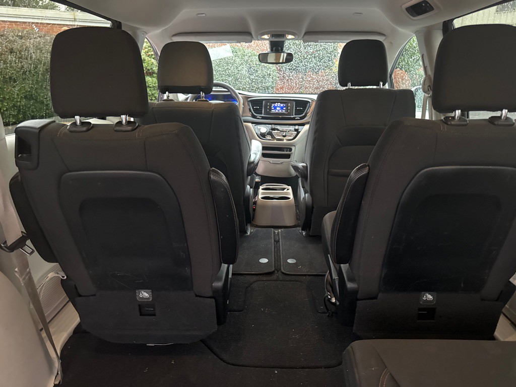 2017 Chrysler Pacifica Image 18