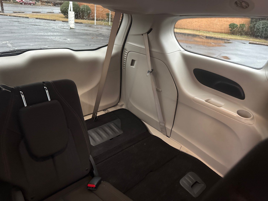 2017 Chrysler Pacifica Image 23