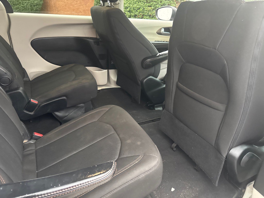 2017 Chrysler Pacifica Image 24