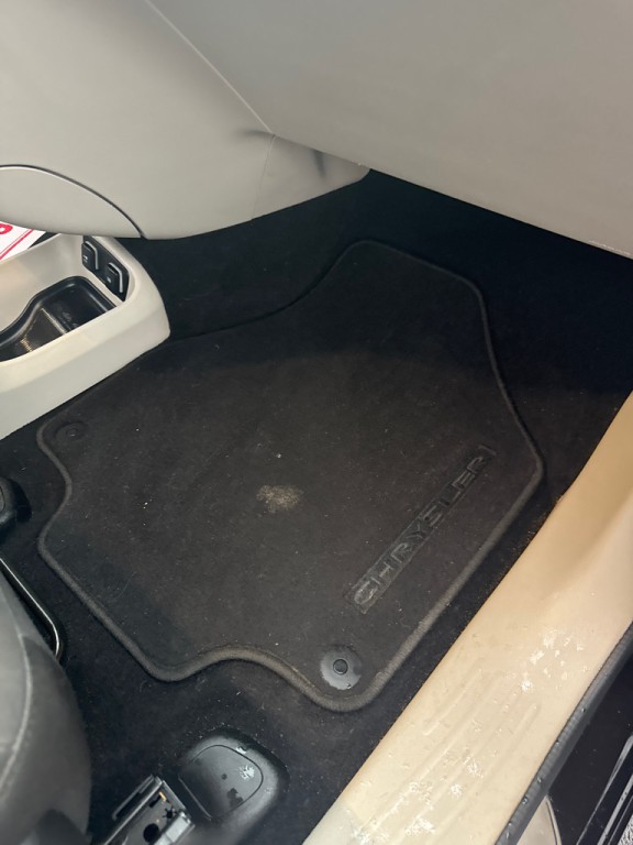 2017 Chrysler Pacifica Image 28