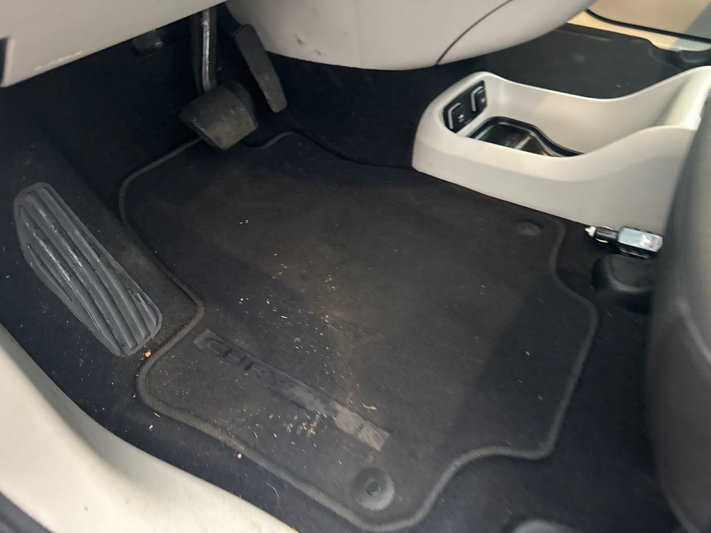 2017 Chrysler Pacifica Image 33