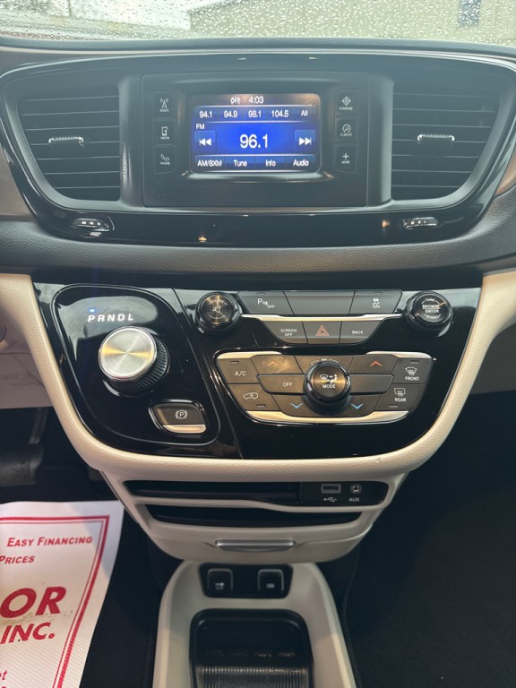 2017 Chrysler Pacifica Image 35