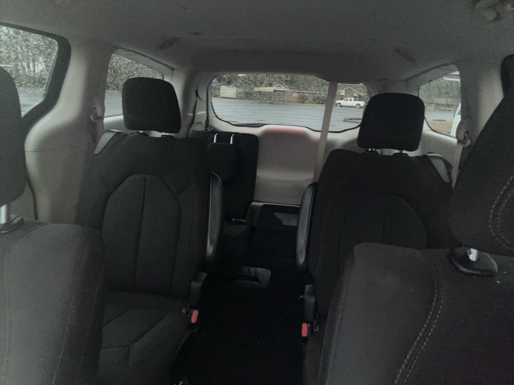 2017 Chrysler Pacifica Image 38