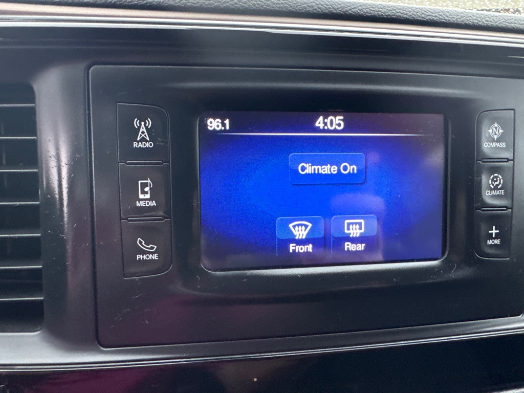 2017 Chrysler Pacifica Image 45