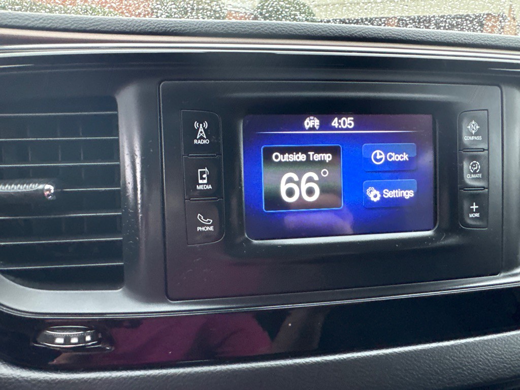 2017 Chrysler Pacifica Image 46