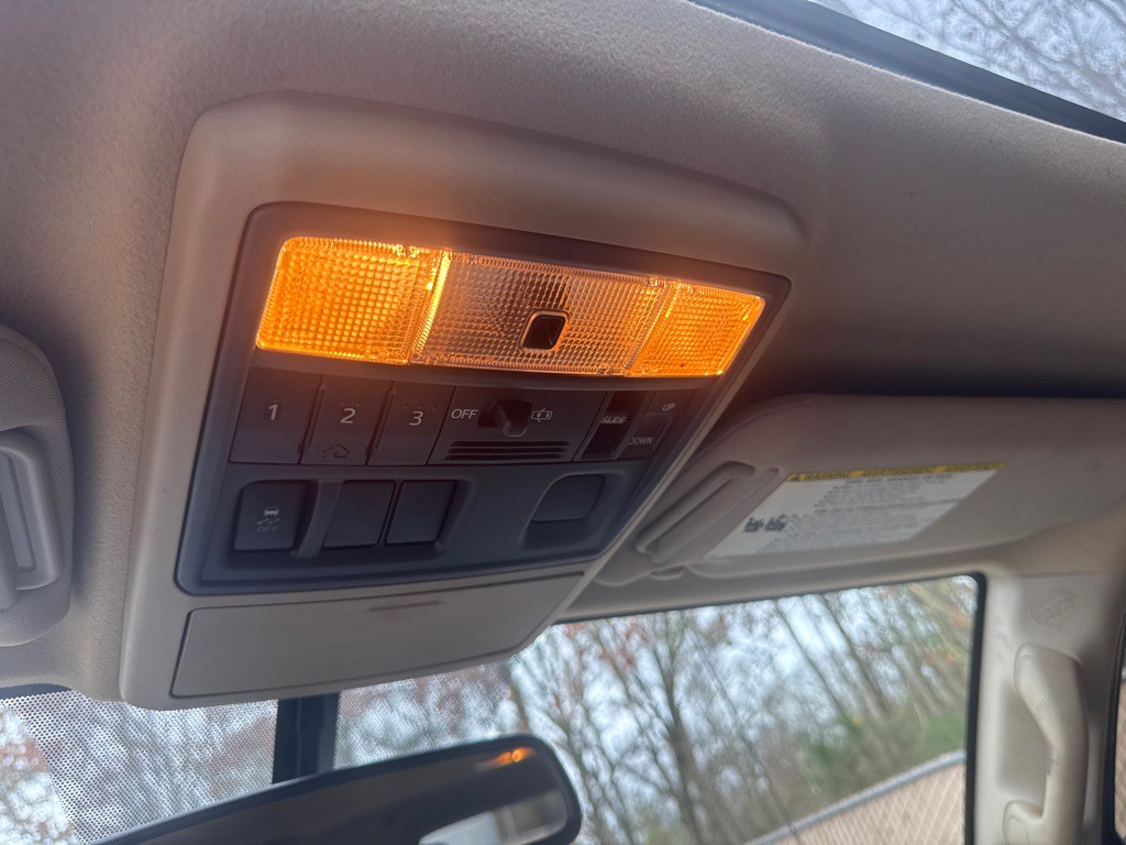 2013 Toyota 4Runner Image 36