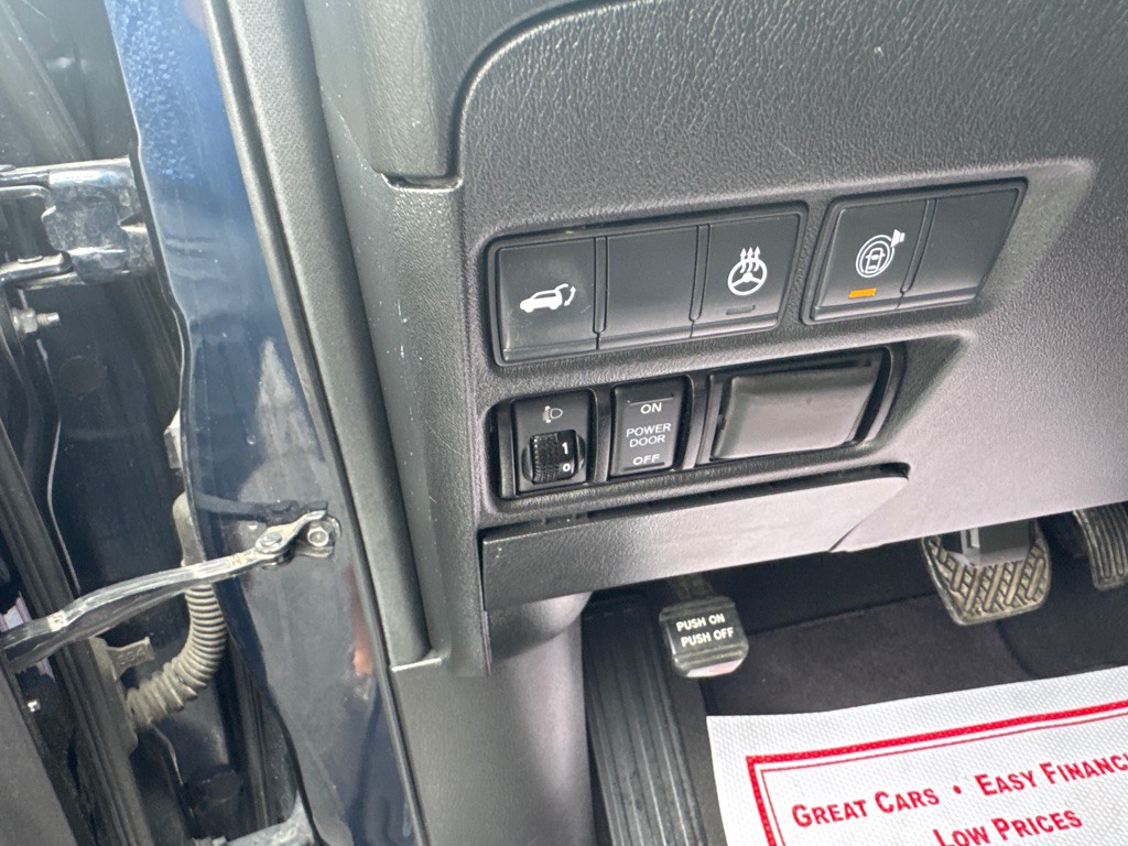 2018 Nissan Armada Image 36