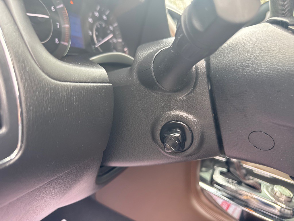 2018 Nissan Armada Image 38