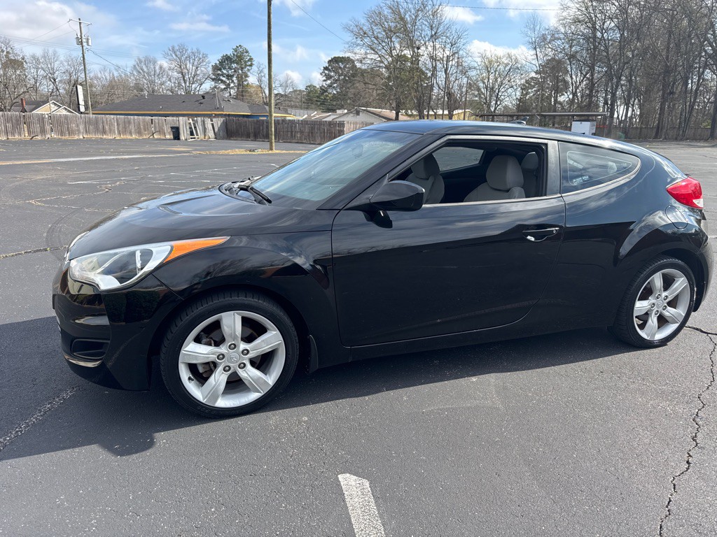 2013 Hyundai Veloster Image 1