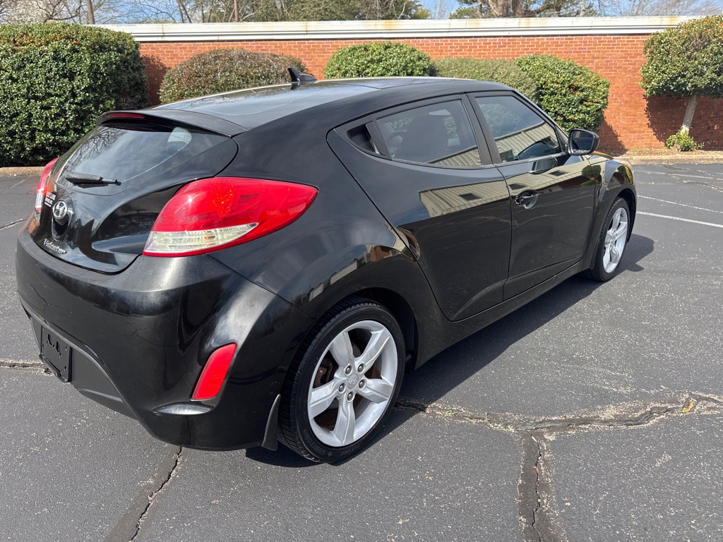 2013 Hyundai Veloster Image 4
